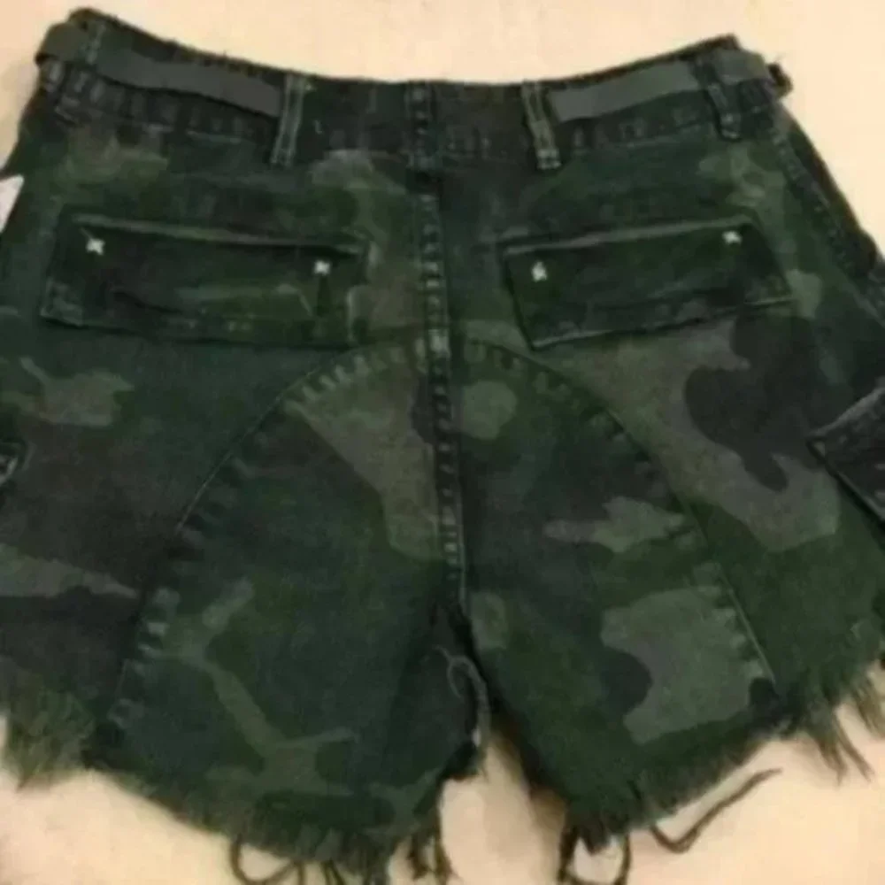 Free People Commander Cut Off Shorts. - Picture 5 of 11